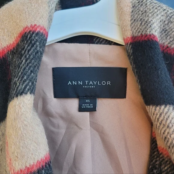 Ann Taylor Buffalo Plaid Wool Belted Shawl Collar Coat - Picture 6 of 7